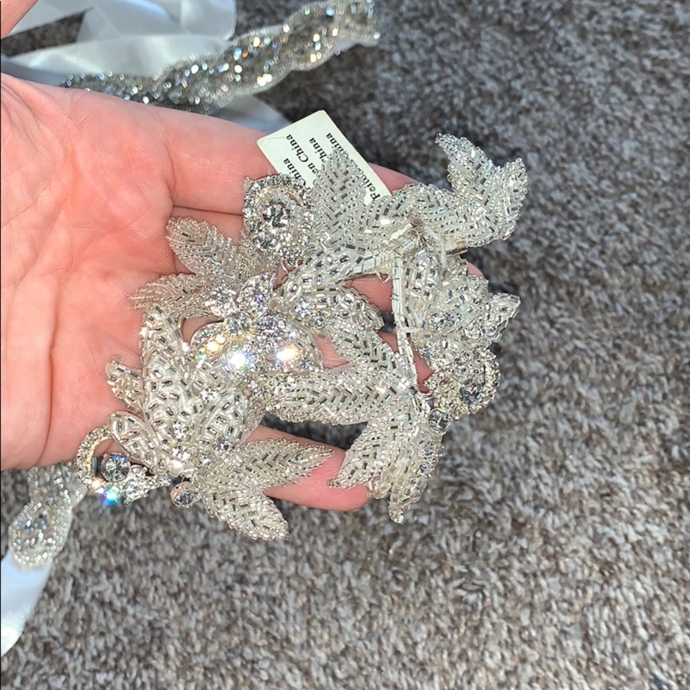 NWT bridal hair piece